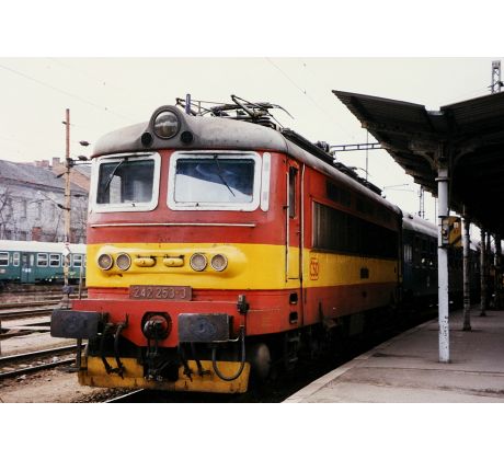 97407 - Střídavá elektrická lokomotiva řady 242 253-3 ČSD