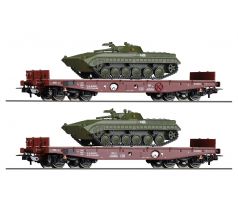 70058 - Set dvou plošinových vozů ložených tanky BMP-1 „NVA“ Rmms 3960 DR