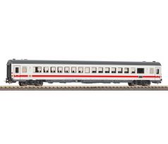 58846 - 4. osý rychlíkový velkoprostorový vůz Avmmz 106 DB, epocha VI