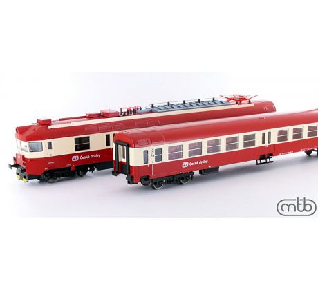 560007 - Elektrický vůz 560.023 + vložený vůz 060.032 ČD