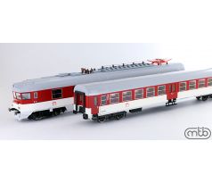 560009 - Elektrický vůz 560.033 + vložený vůz 060.045 ZSSK