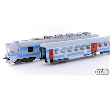 560001 - Elektrický vůz 560.003 + vložený vůz 060.301 ČD